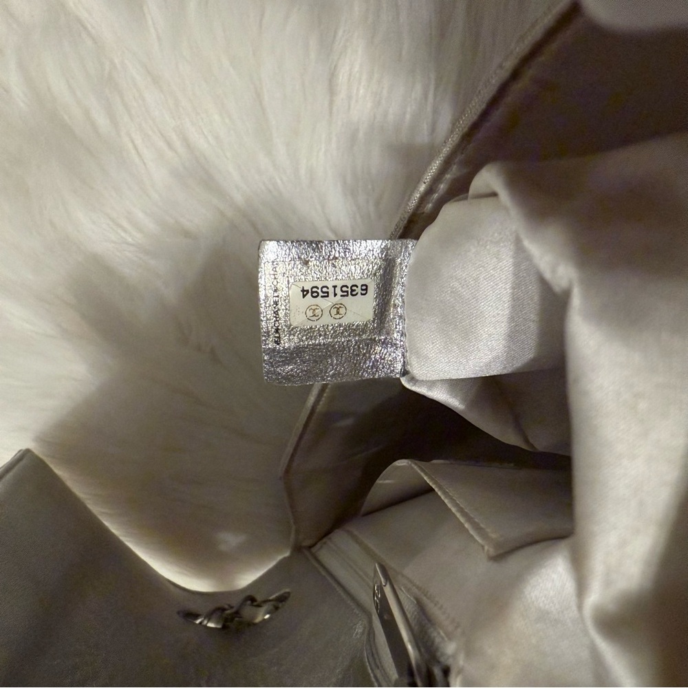 Chanel Classic Flap medium - Travel Ligne white/silver - Picture 7 of 15